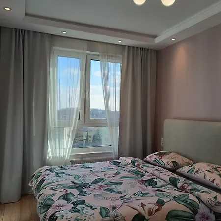 Nowoczesny I Komfortowy Przy Ulicy Kurpiowskiej Blisko Centrum Miasta